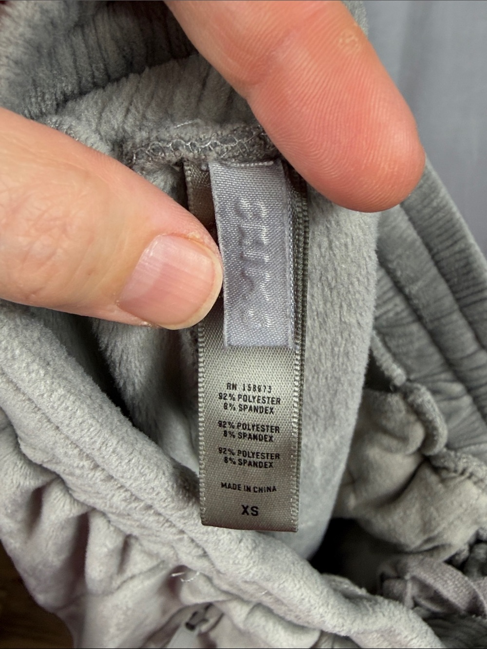 Limited Edition SKIMS Velour Tracksuit Hoodie with Jogger Sweats in Smoke.‎ - Picture 15 of 16